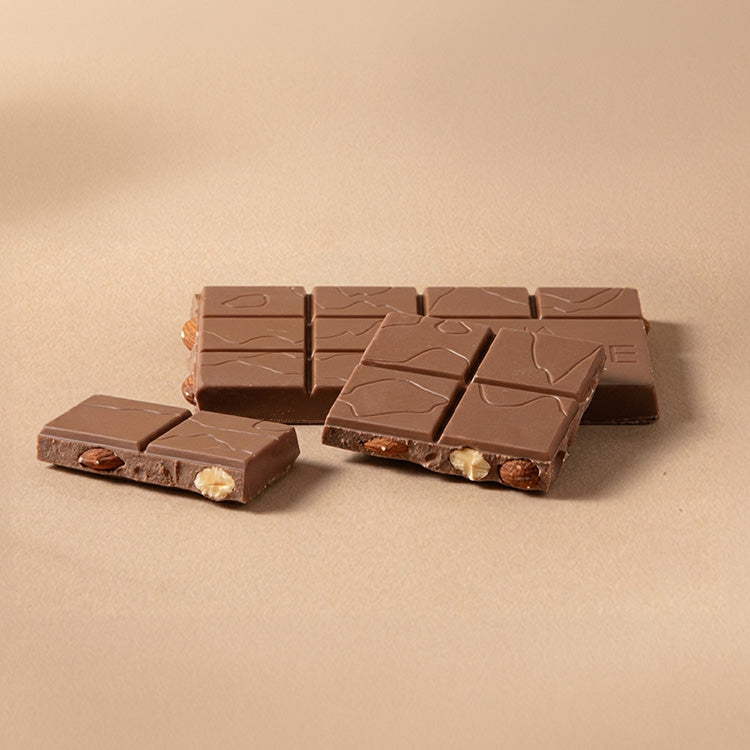 Barra chocolate leche almendras 34% cacao 100 g