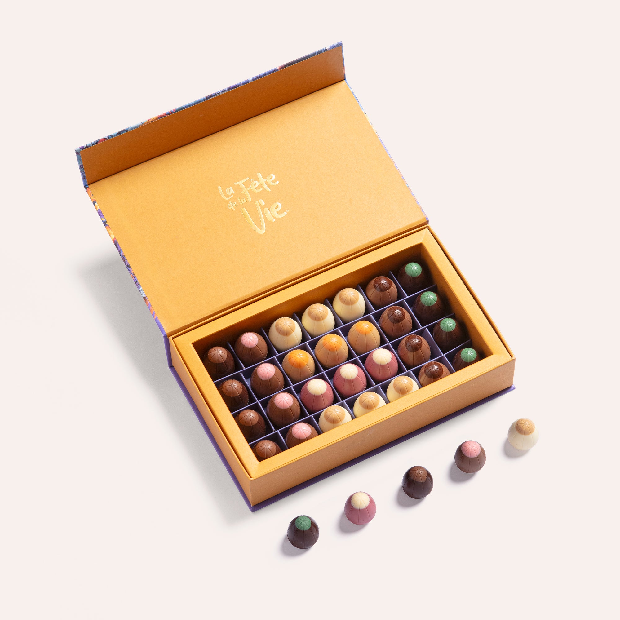 Caja huevos rellenos 320 g